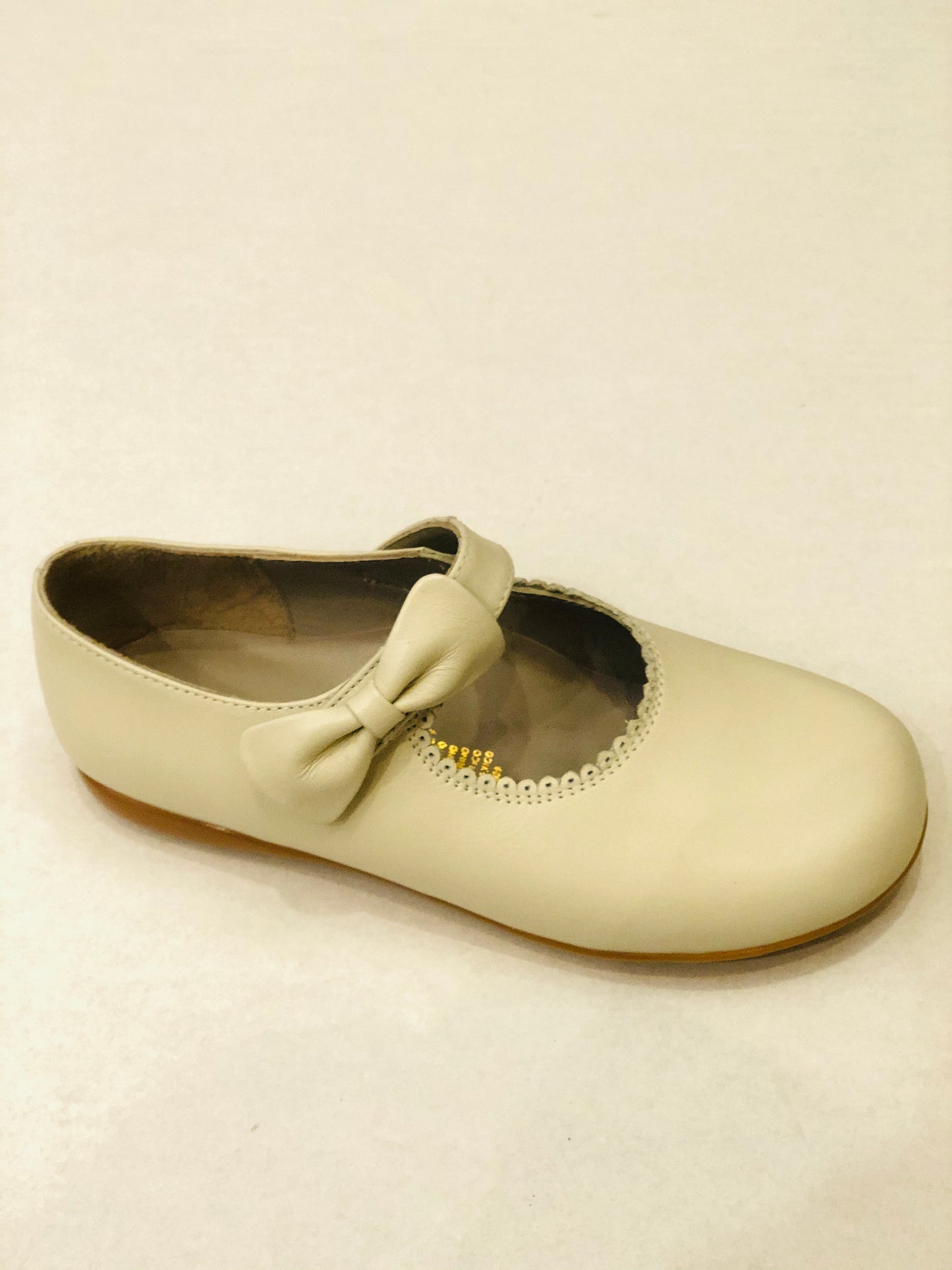 Zapato avena con moño